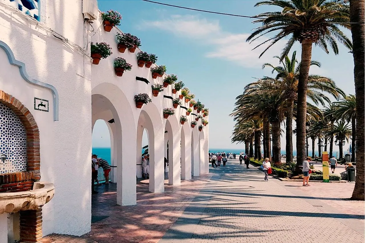Capistrano Village B, 1 Bedroom + Free Wi-Fi Nerja