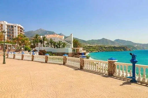 Capistrano Village B, 1 Bedroom + Free Wi-Fi Nerja Apartment