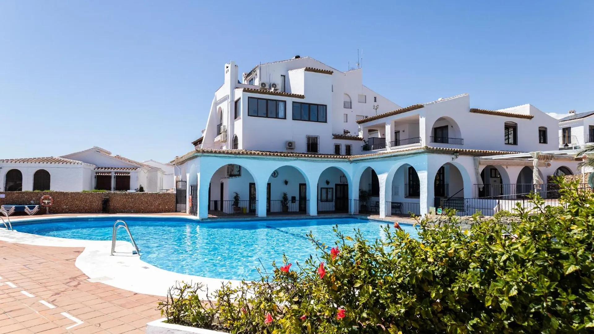 Capistrano Village B, 1 Bedroom + Free Wi-Fi Nerja Apartment