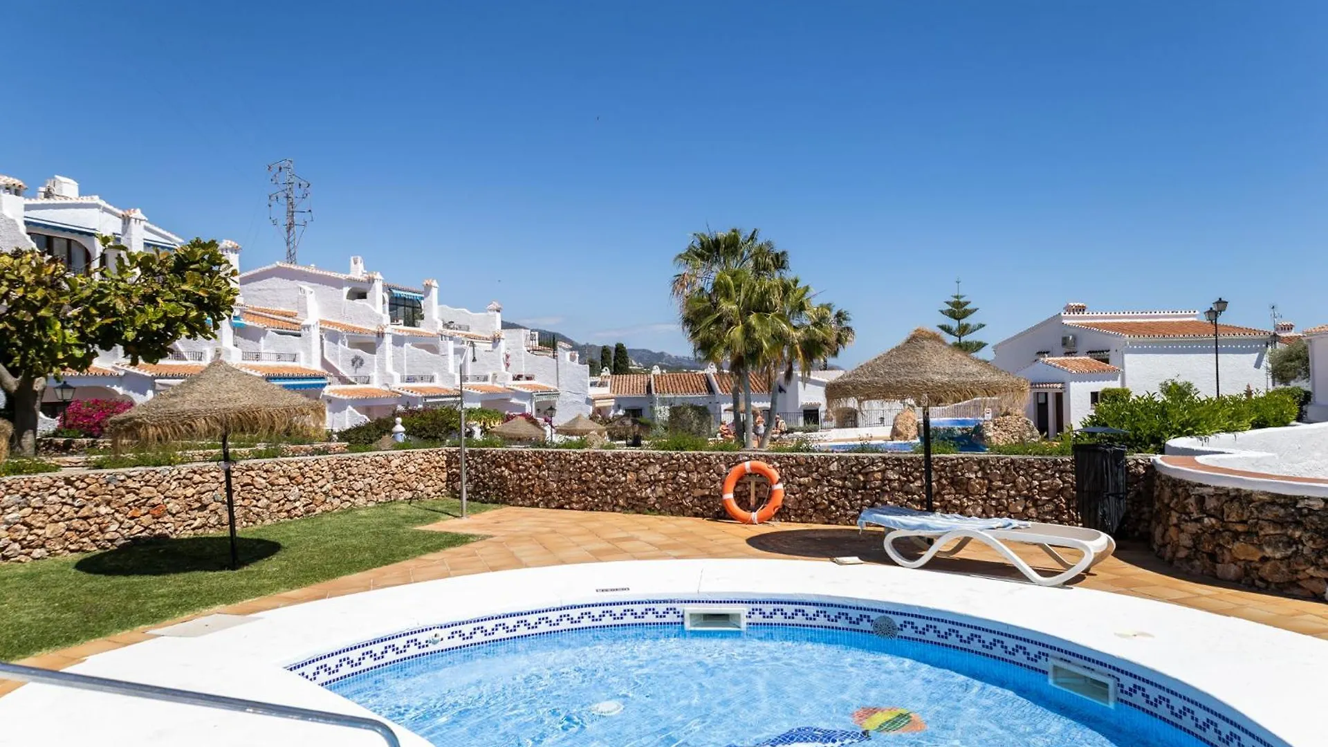 Apartment Capistrano Village B, 1 Bedroom + Free Wi-Fi Nerja