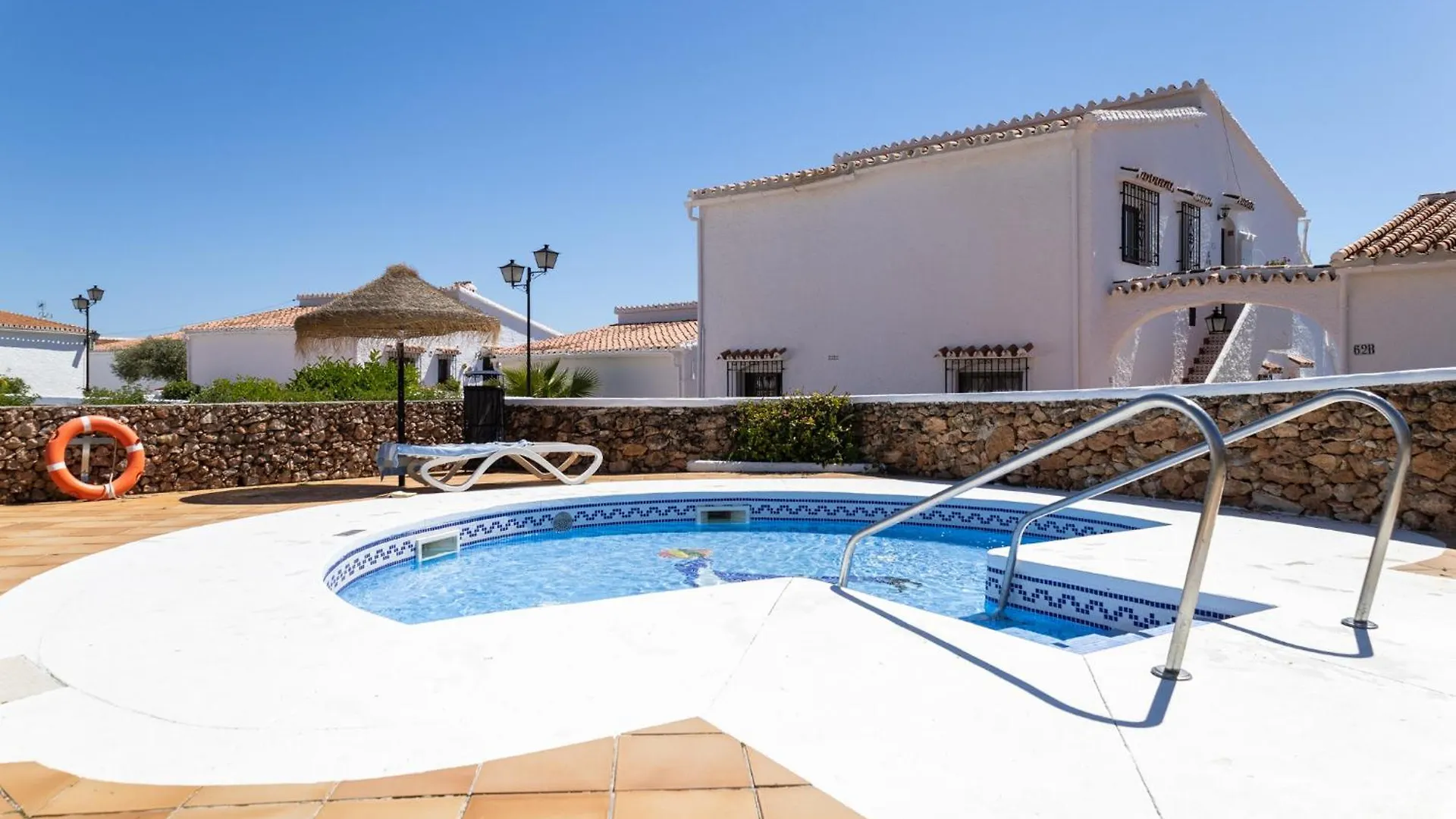 Capistrano Village B, 1 Bedroom + Free Wi-Fi Nerja Spain
